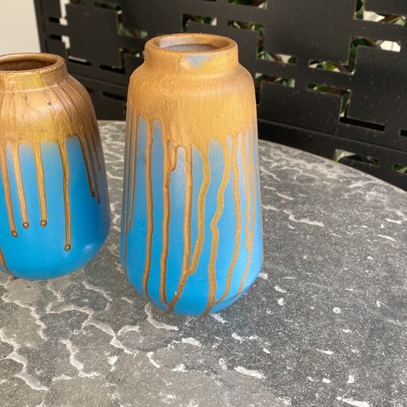 Set of two teal and gold hand painted ceramic vases or pen/pencil holders - Picture 5 of 6